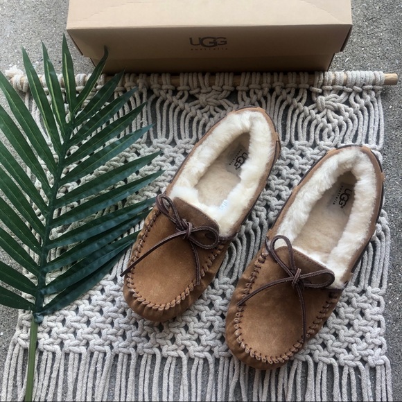 UGG Shoes - New Ugg Dakota Chestnut Moccasin Slippers Size 9